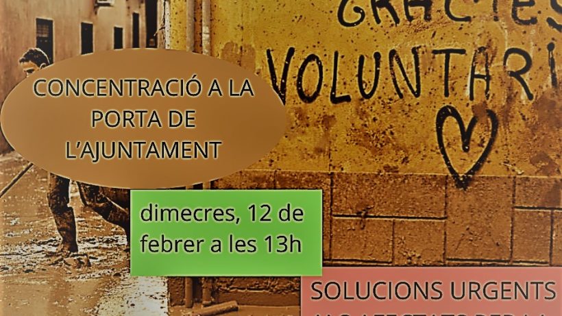 Concentración en la Puerta del Ayuntamiento de Torrent